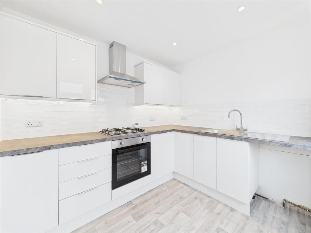 Kitchen: