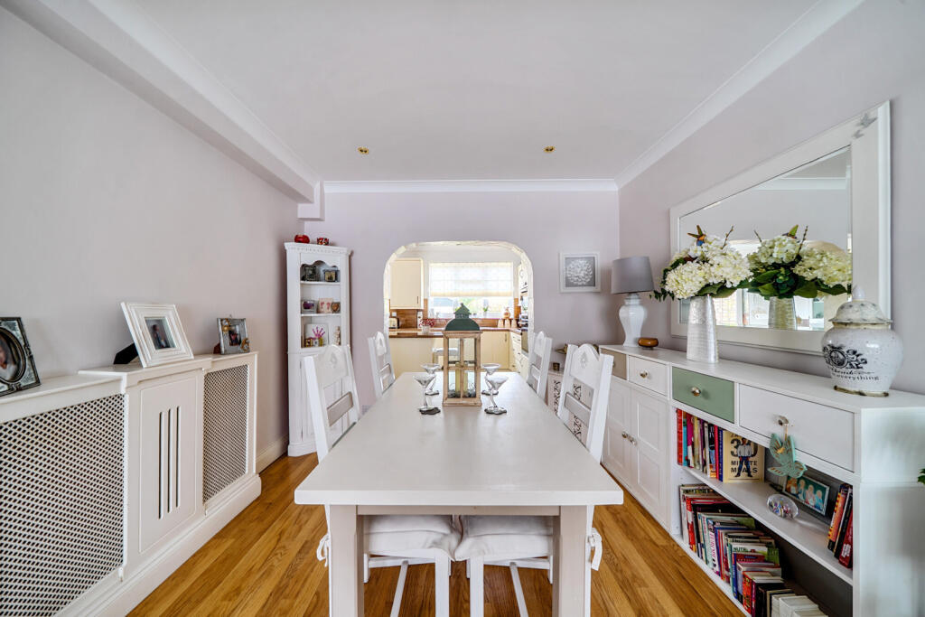 1341835-5-68a5cb6...