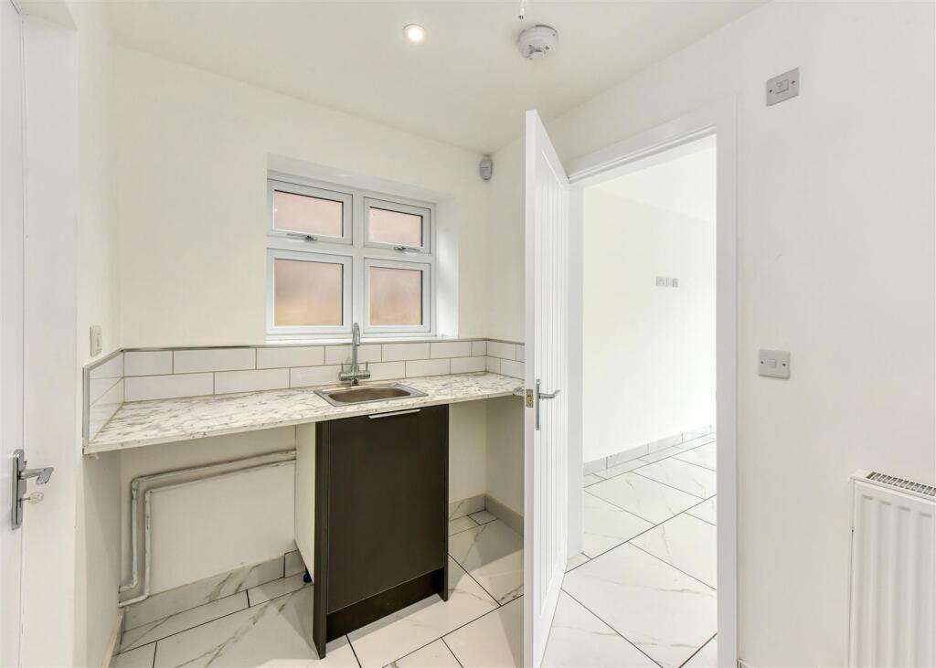 3 Yew Tree Lane-APR24-laundry.jpg