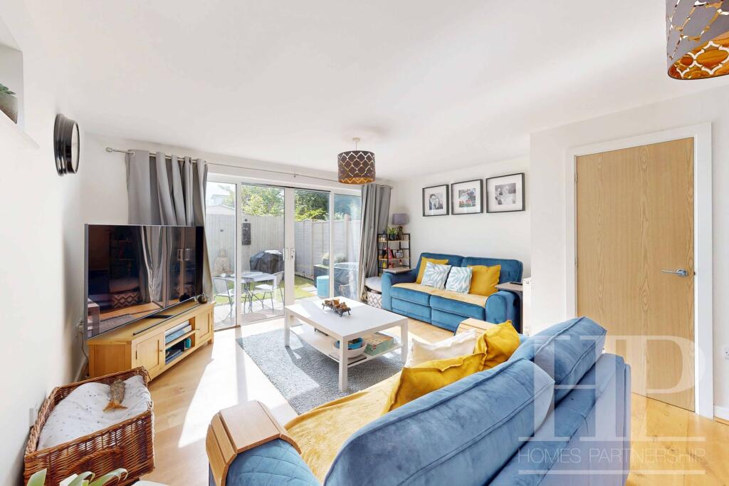 LOUNGE / DINING ROOM