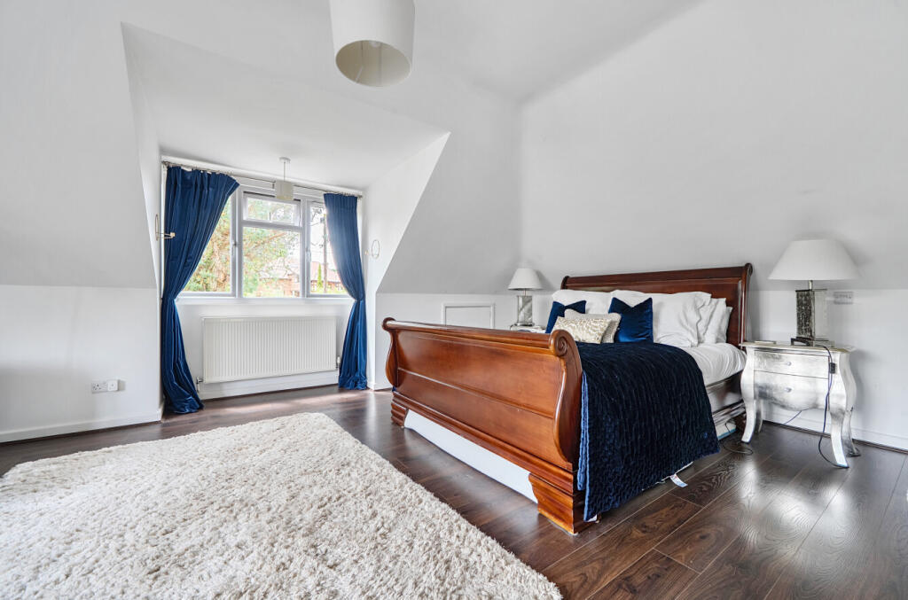 1300680-24-684836...