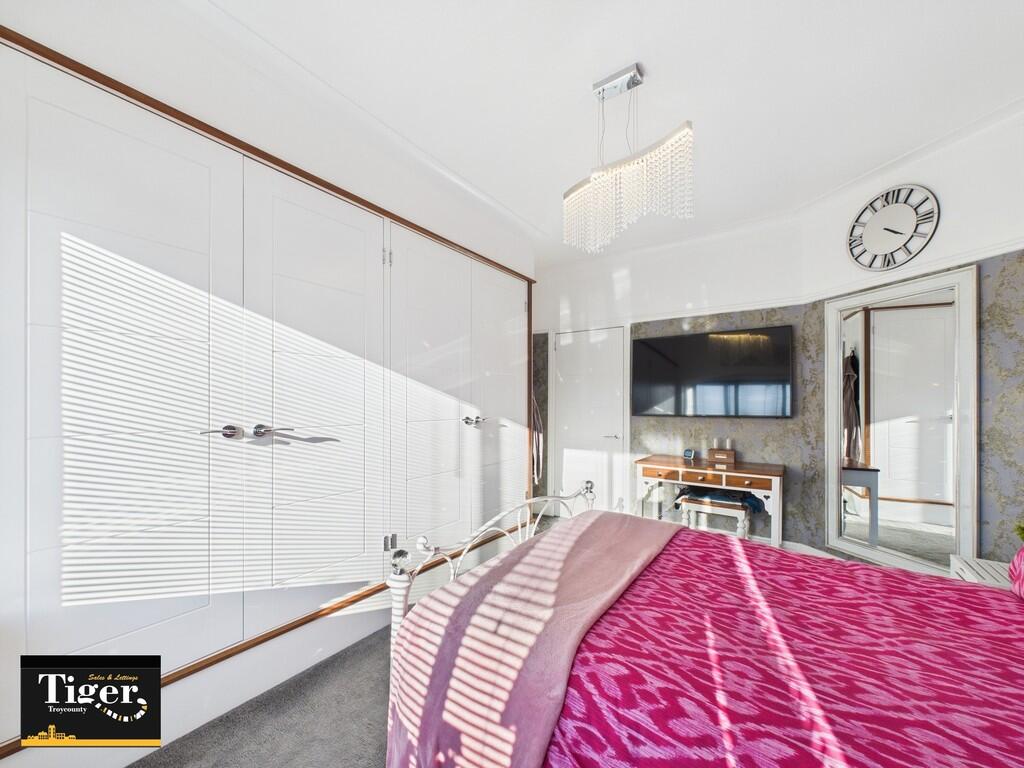 CAM02176G0-PR0514...