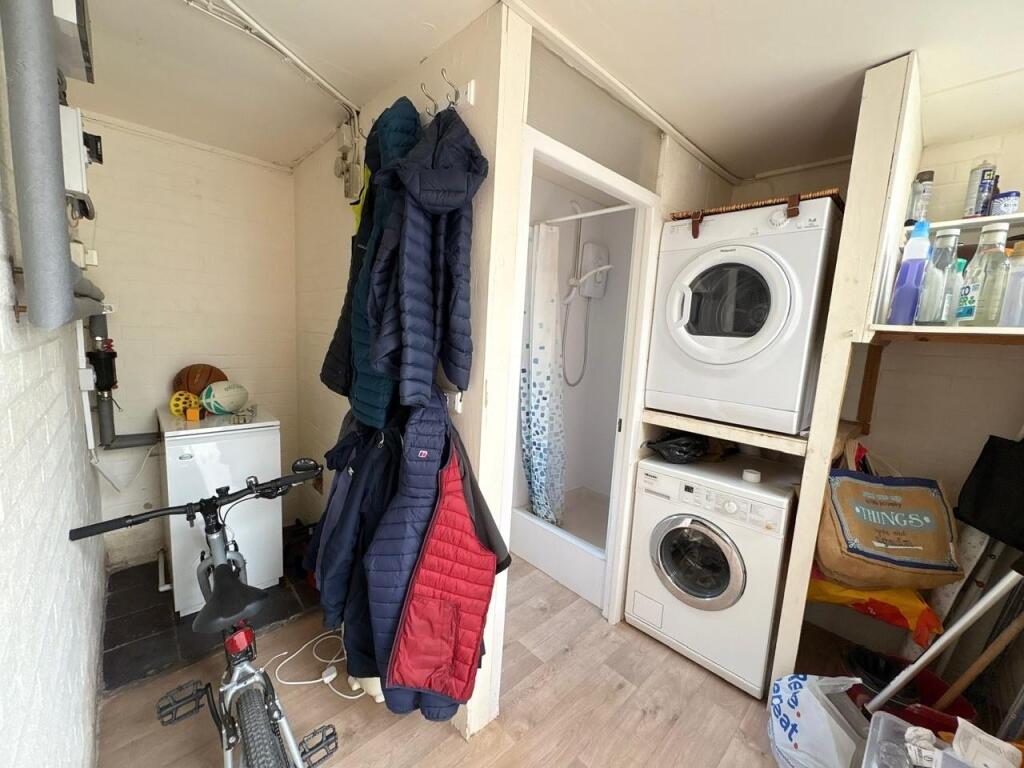 Downstairs shower room.jpg