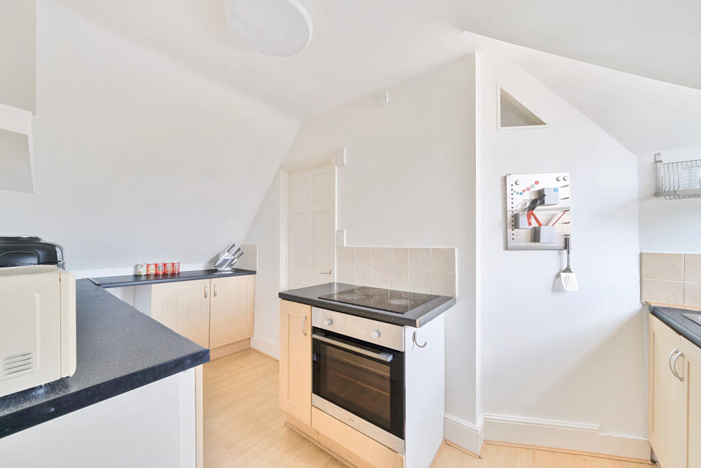 1310826-16-685147...