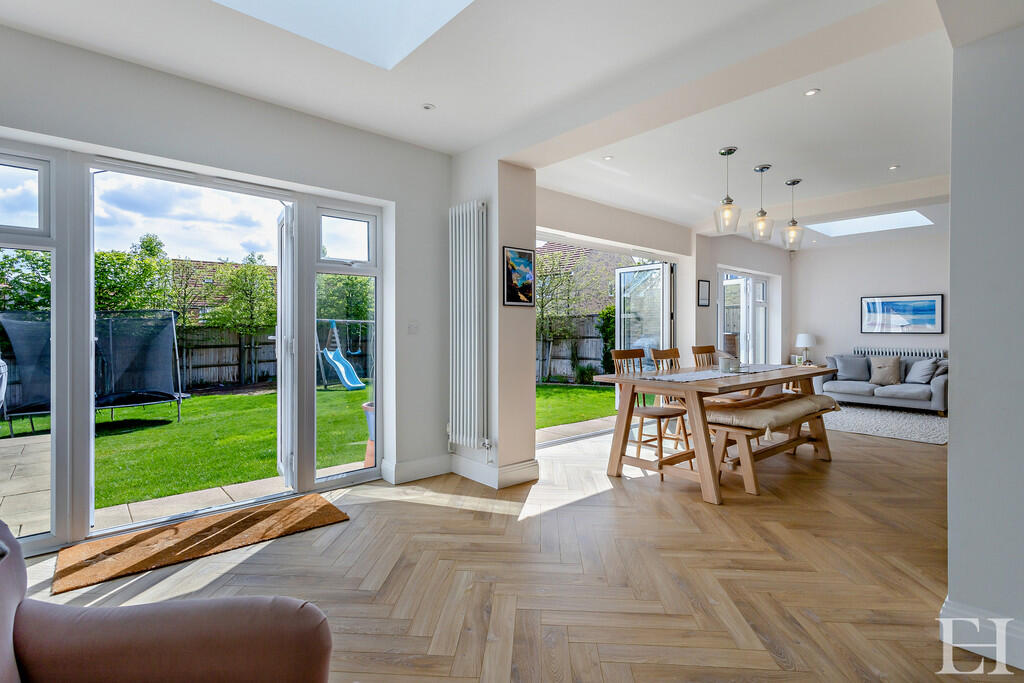 8645027-interiorW...
