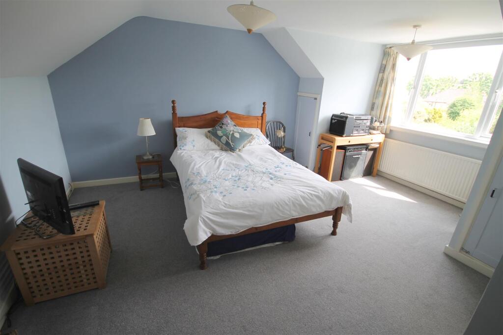 RR Bedroom 3.JPG