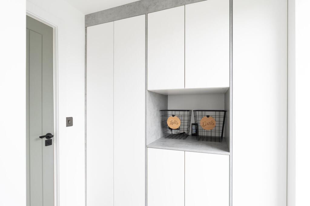 OPEN PLAN KITCHEN AND DINING ROOM