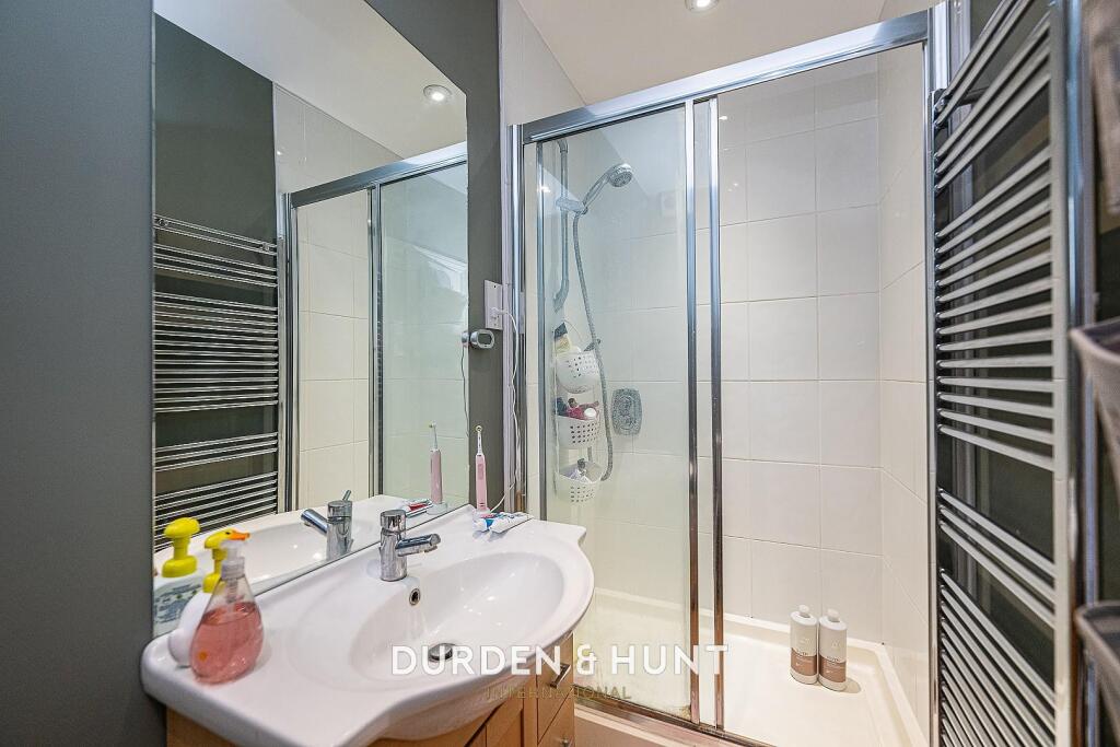 Master Bedroom En Suite