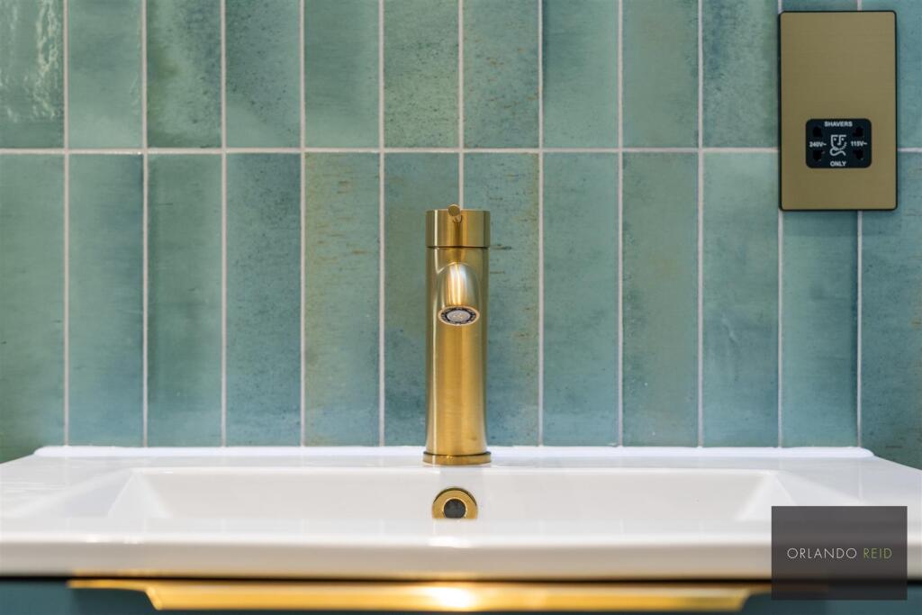Flat E18, Sloane Avenue Mansions SW3 3JP-9.jpg