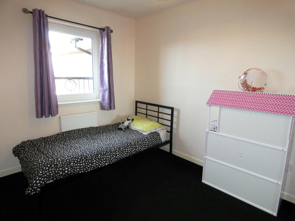 MASTER BEDROOM 1.JPG