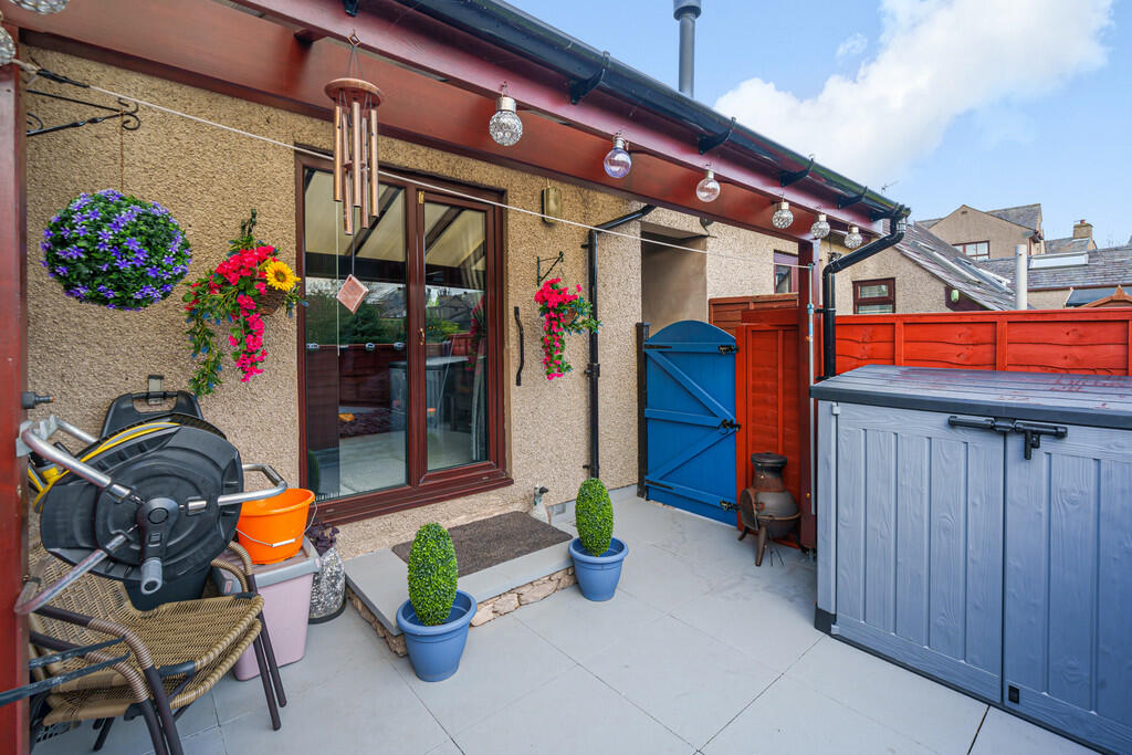 Rear Patio Garden
