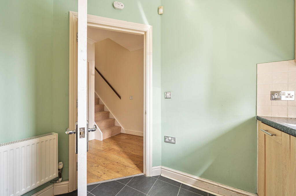 1309207-3-6846f2a...