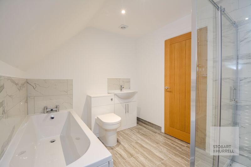 Upstairs Bathroom 