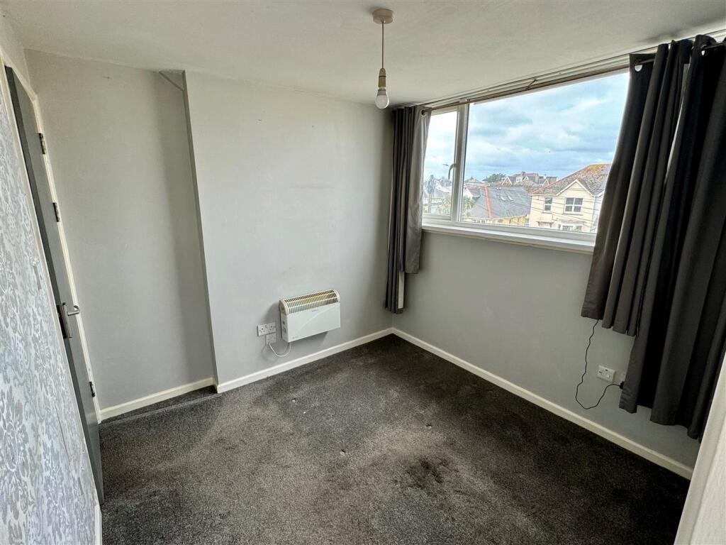 Flat 7, 36 Henver Road Lounge