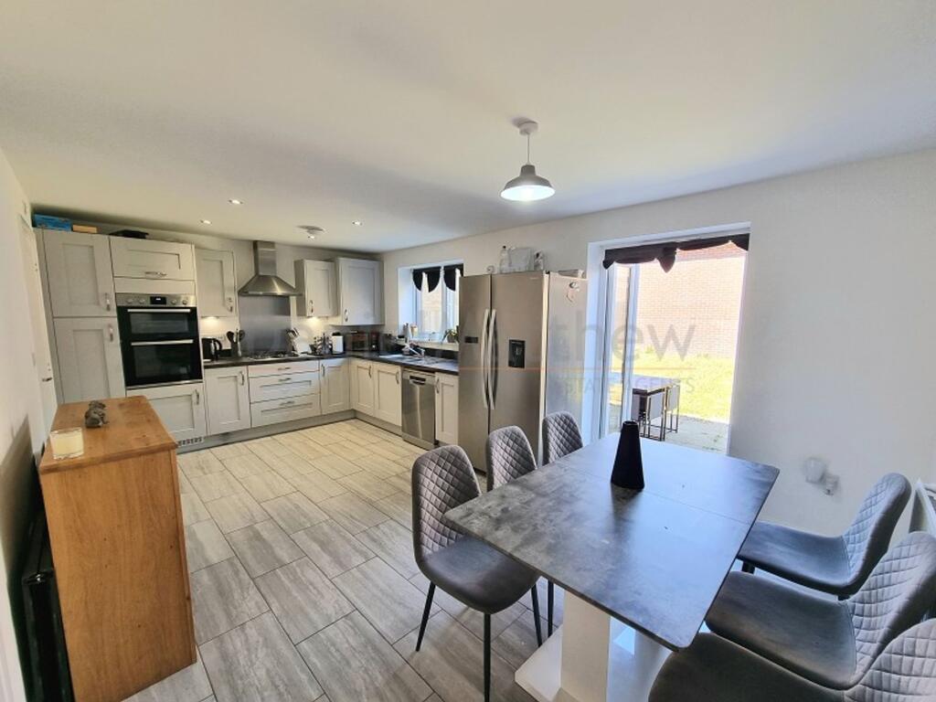 Kitchen / Dinning Room