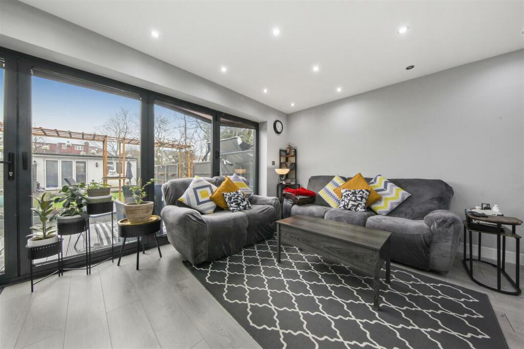 10 Greenbank Avenue - A6Ofxl2Obq3Ha9jQAA53.jpg