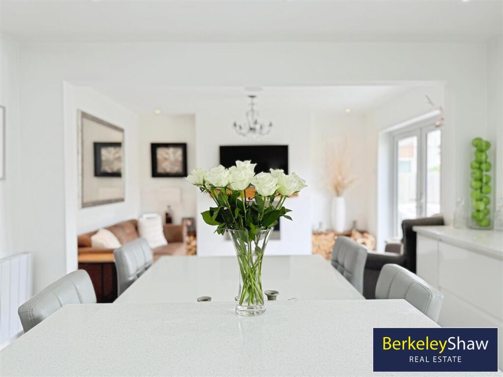 Kitchen/Breakfast/Family Room