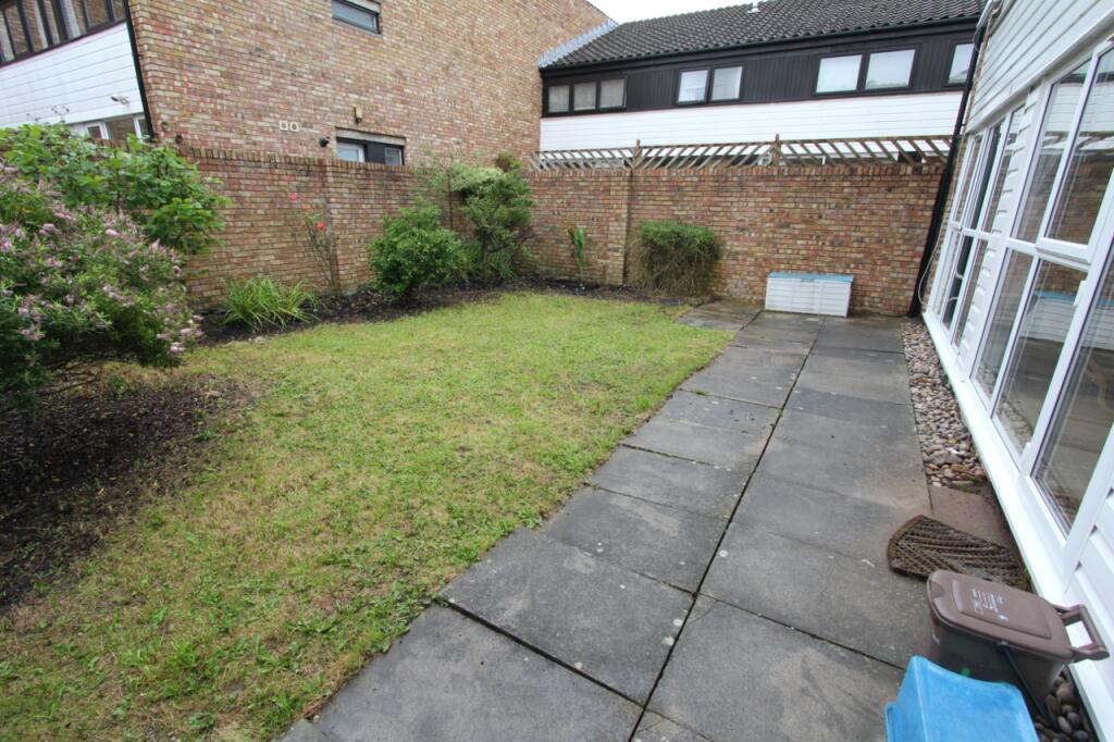 16HK 120 Garden(S).j