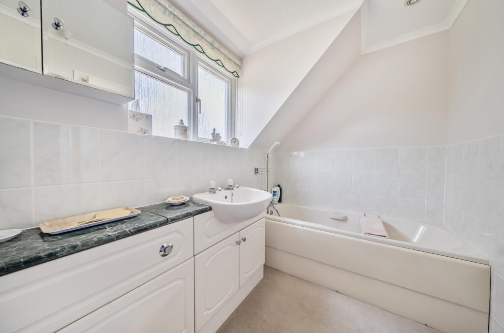 1320567-3-686ff5c...