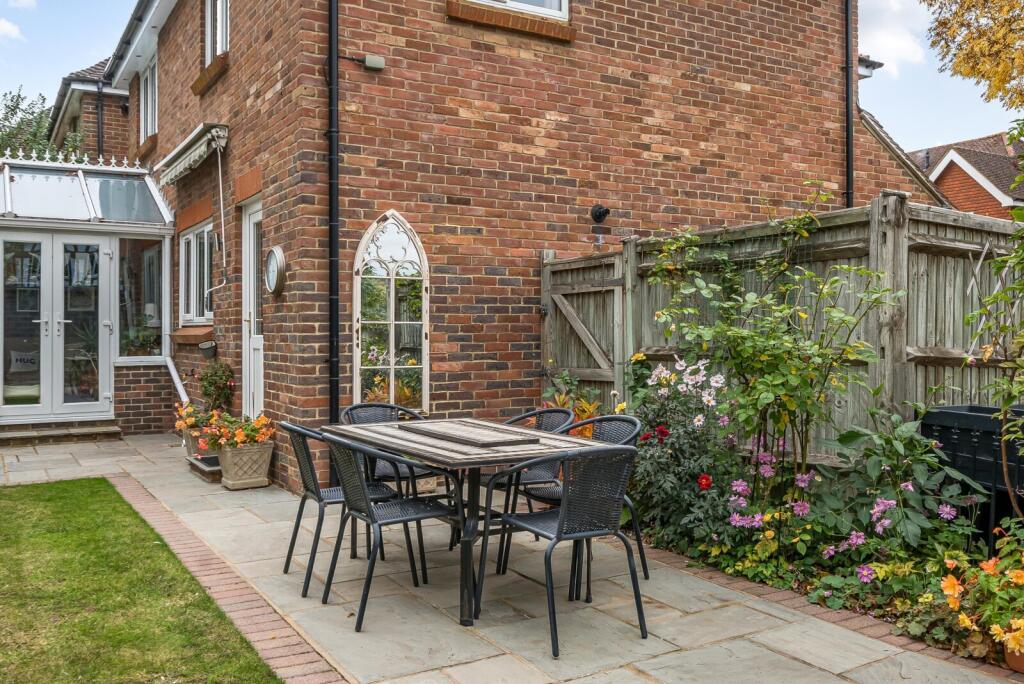 1370665-5-68f10f9...