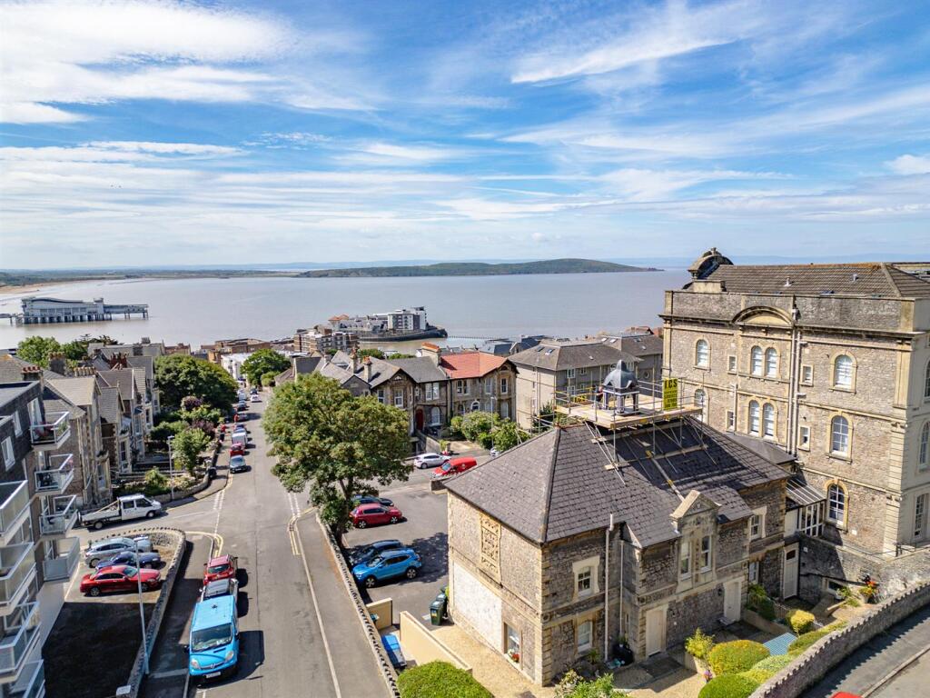 Atlantic Road, Weston-Super-Mare - PRIME LOCATION
