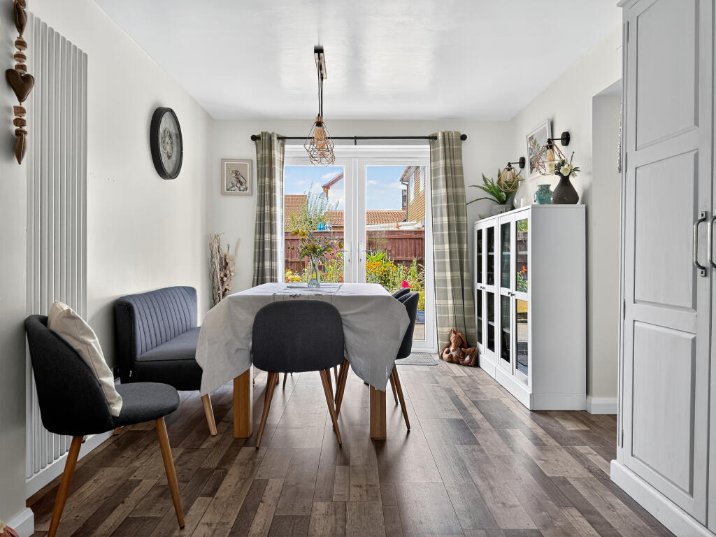 096_Photo 12-08-2025, 13 13 07