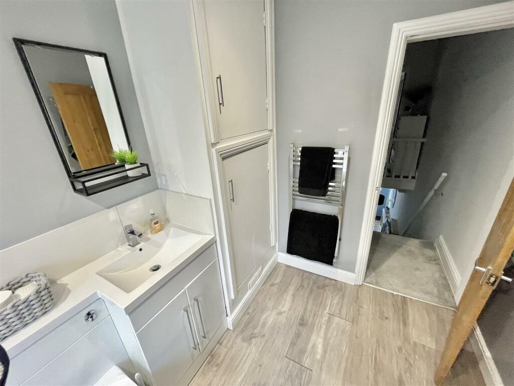 Bathroom Aspect 2