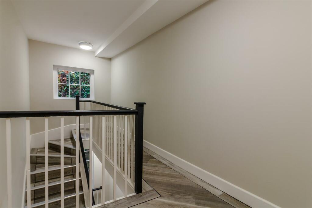 8523469-interior14.jpg