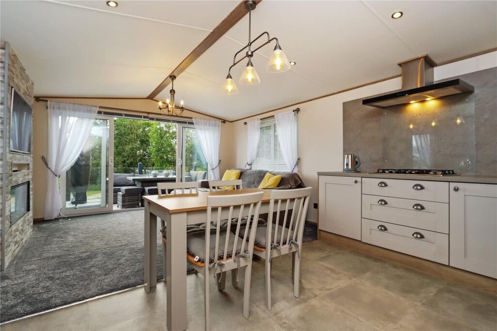 Kitchen/Diner Pic 2