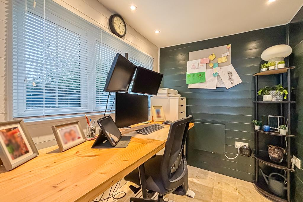 Outbuilding/Office