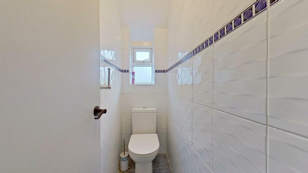 SEPARATE WC