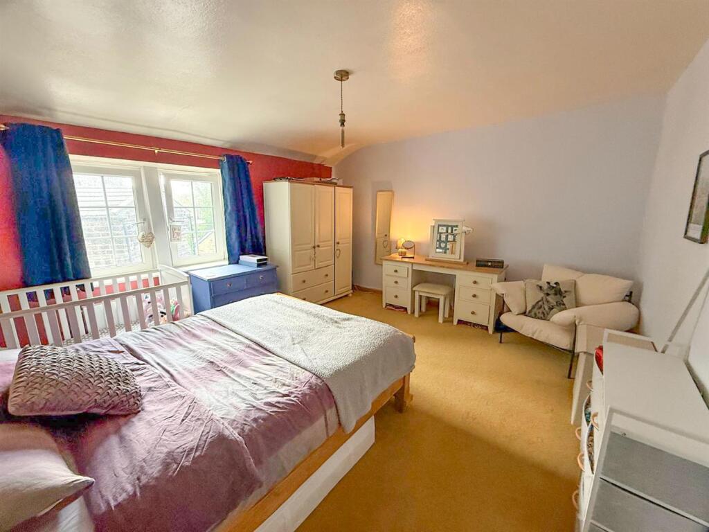 2 bed cottage, Silsden