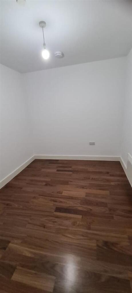 advertising pictures 1404 one Hagley rd_5.jpg