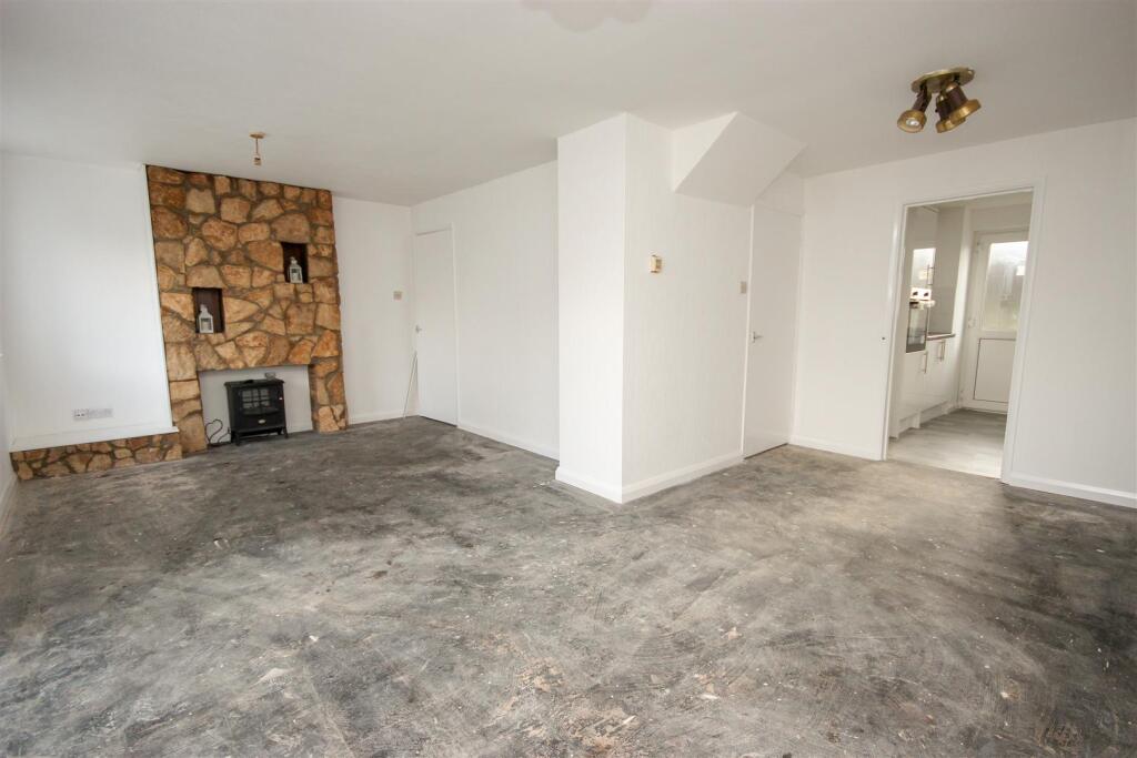 Lounge Dining Room.jpg