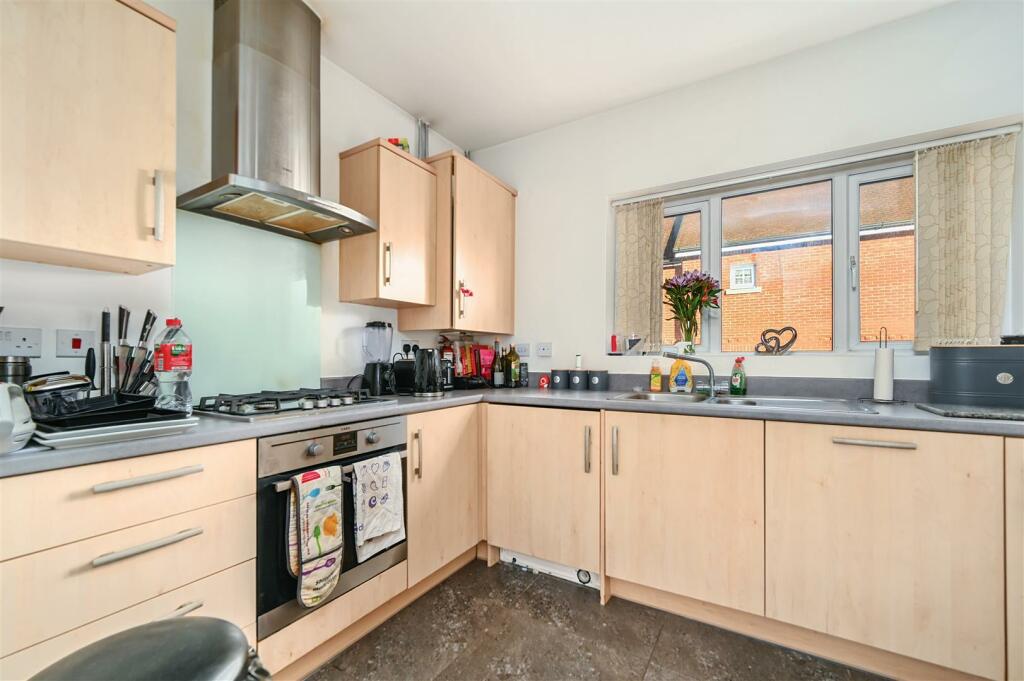 59 Meadow drive, Henfield, BN5 (13).jpg