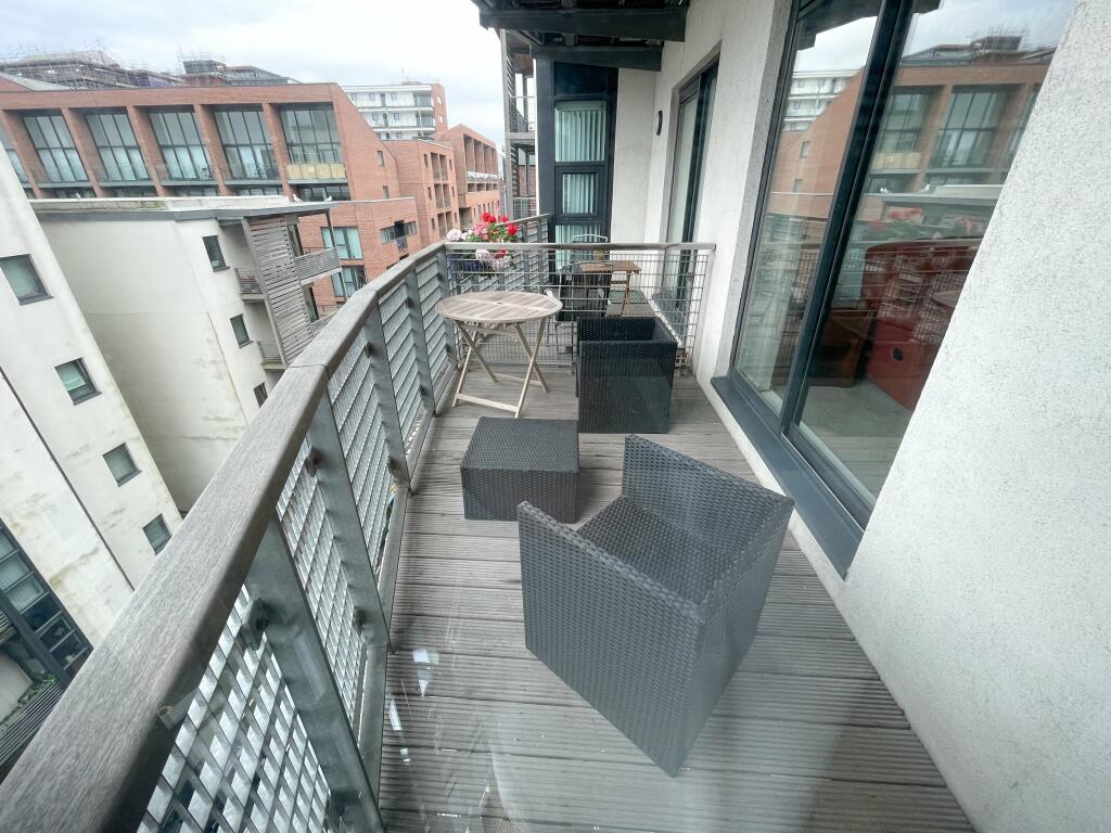 25, 33 Cornhill(6)