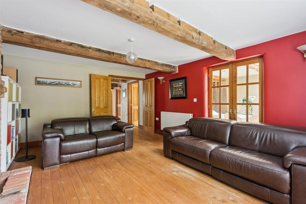 'The Oaks', Newport Road, Woburn Sands