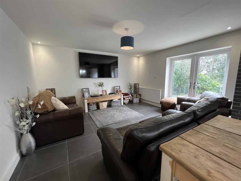 Open Plan Kitchen, Living &amp; Dining Room