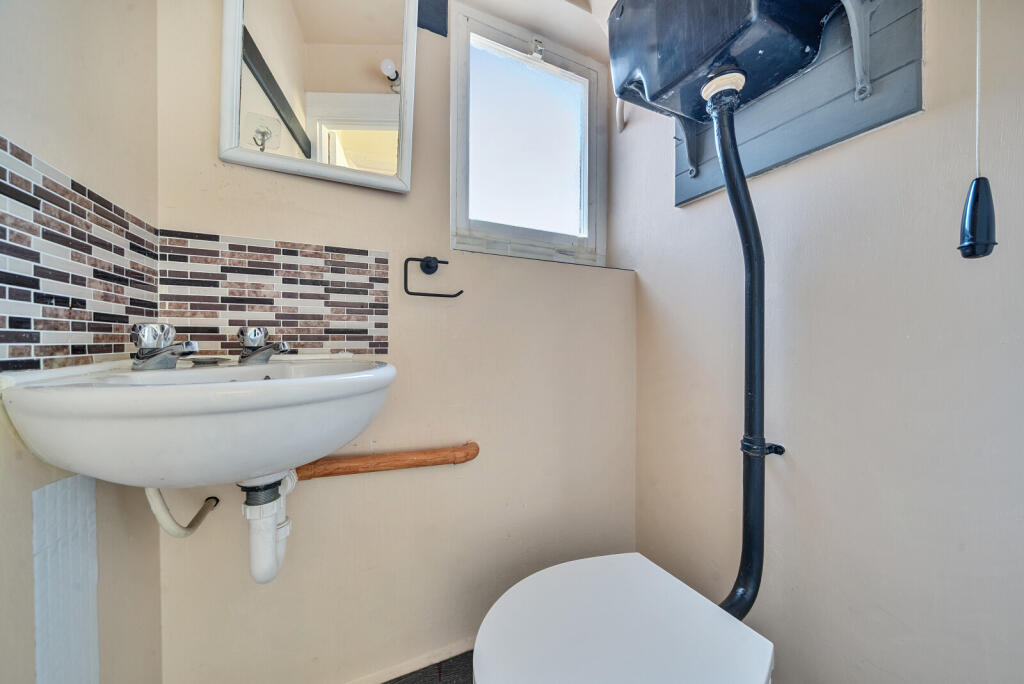 Cloakroom/WC