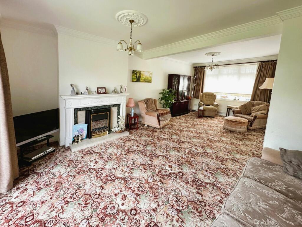 Living Room/ Dining Area