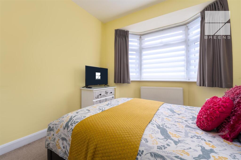 32 Suffield Road_0011.jpg