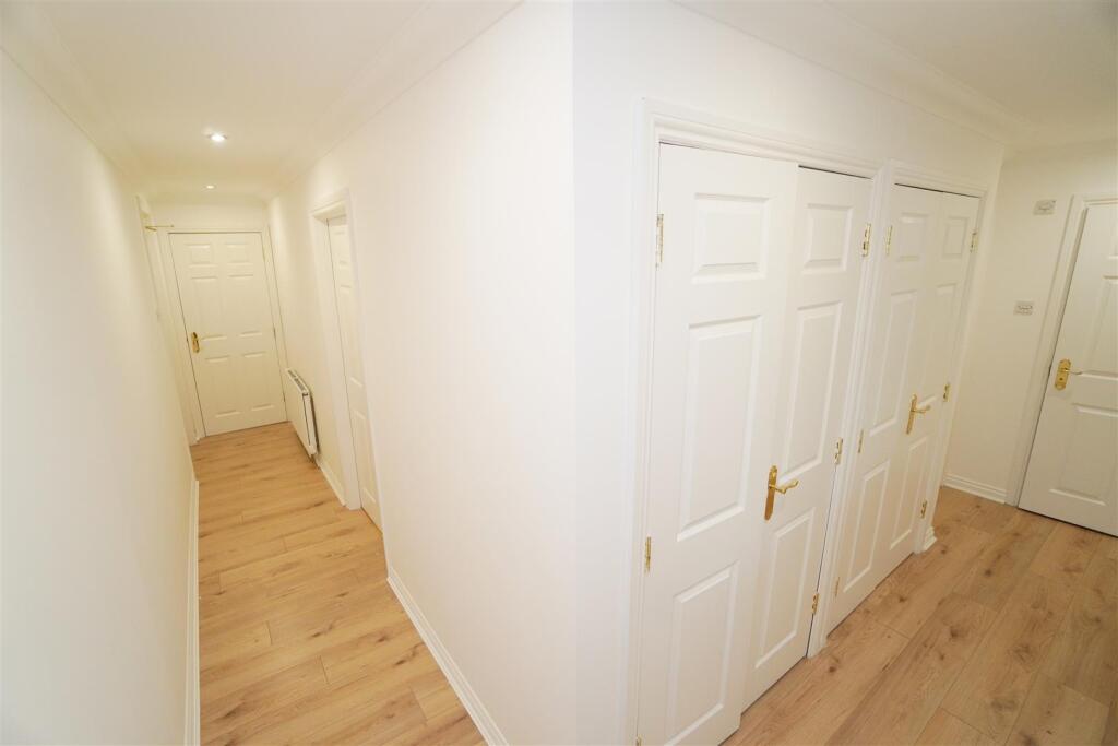 hallway1.jpg