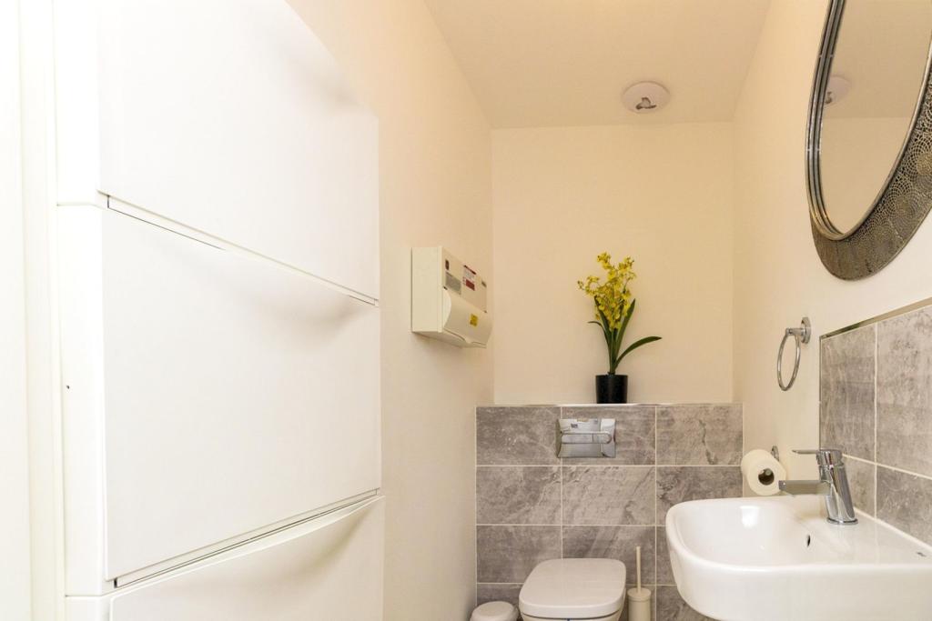 Cloak Room