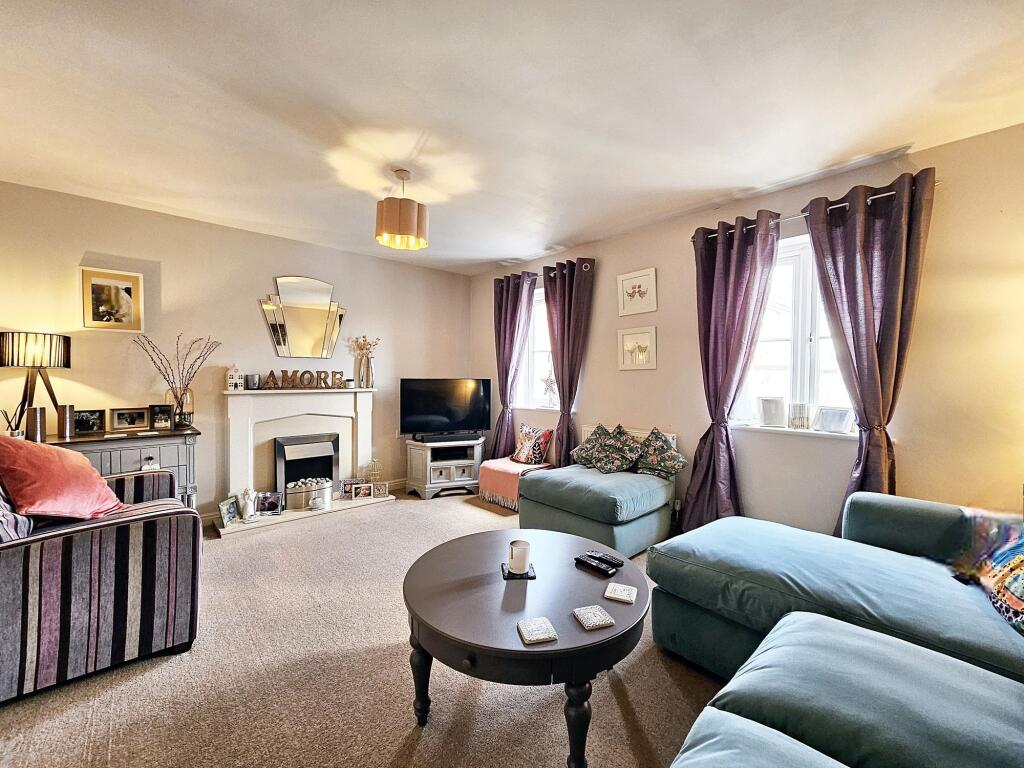 Spacious lounge