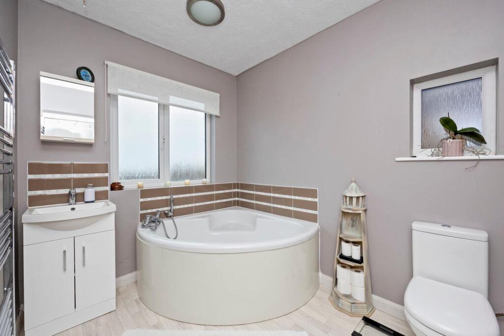 Hangleton Road 343 BATHROOM.jpeg