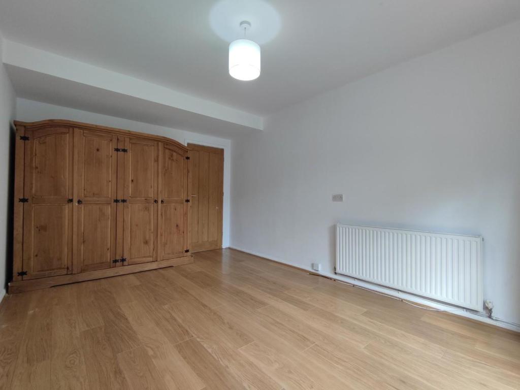 Bedroom 4 / Reception