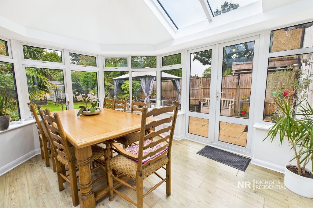 Conservatory/Dining Room