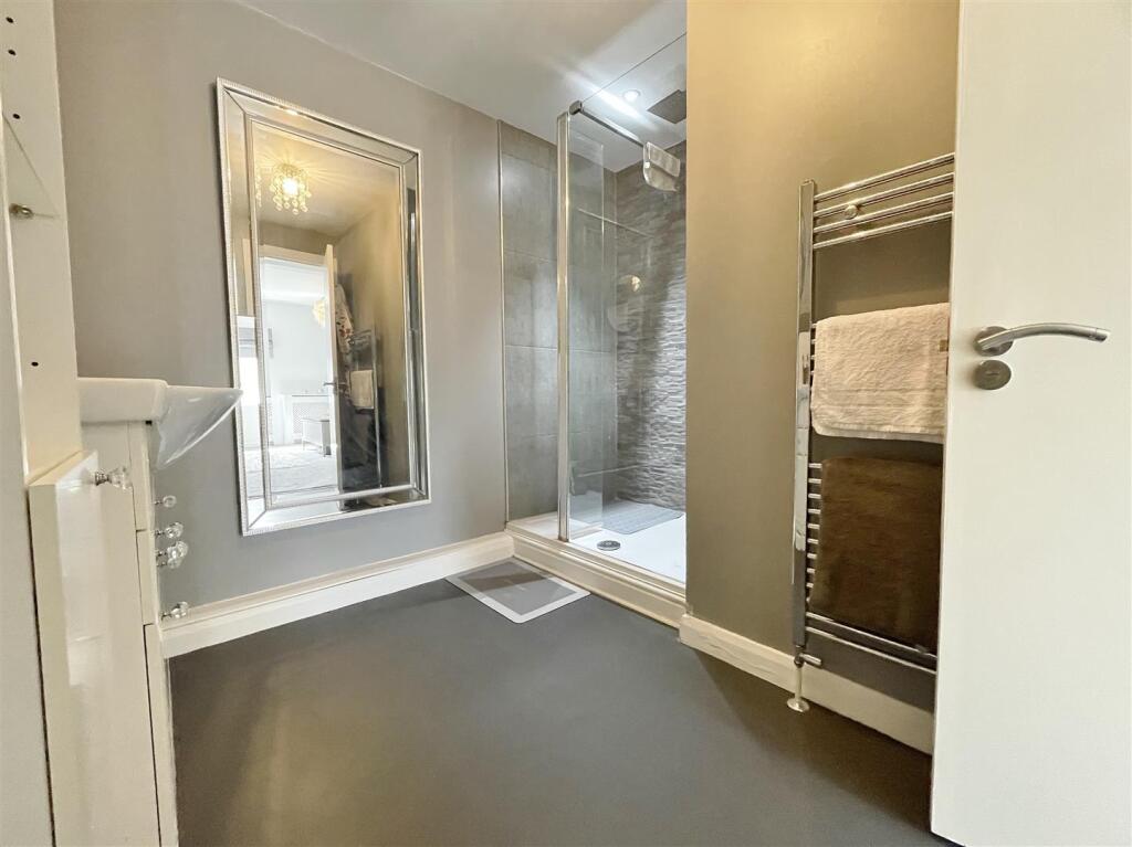 Bedroom One En-Suite