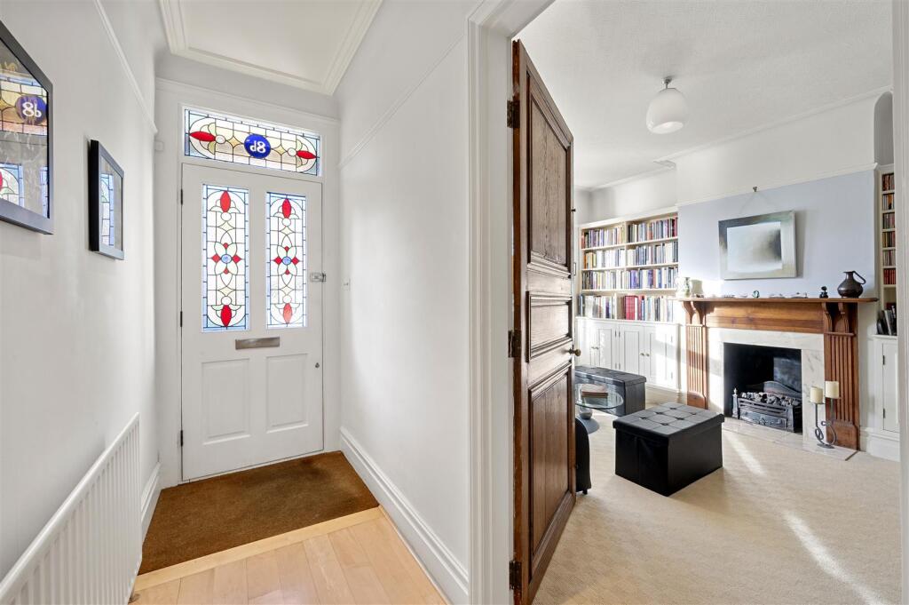 8b Spencer Hill,15.jpg
