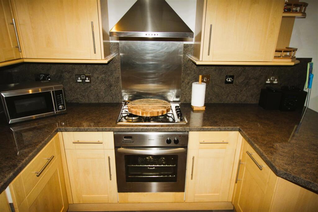 kitchen 1.JPG